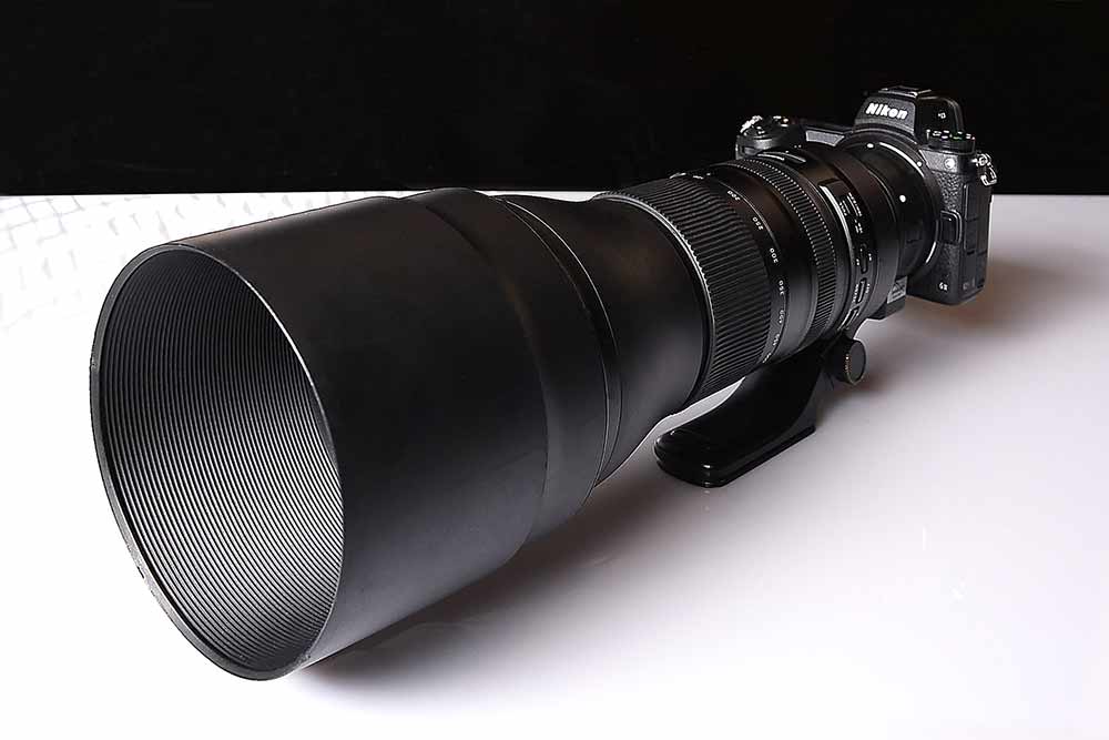 Бленда одета Ультра-телеобъектив Tamron SP 150-600mm F/5-6,3 Di VC USD G2